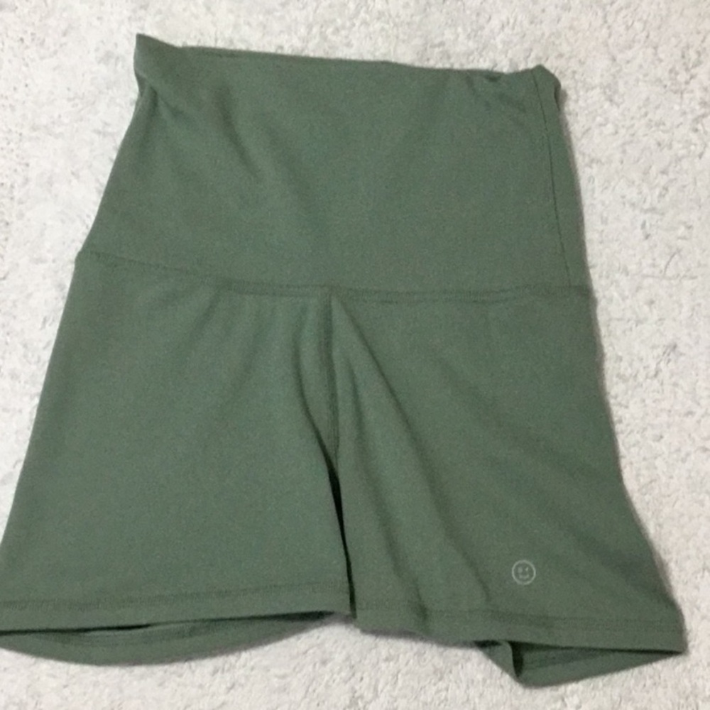Gilly Hicks Recharge Shorts Size S
